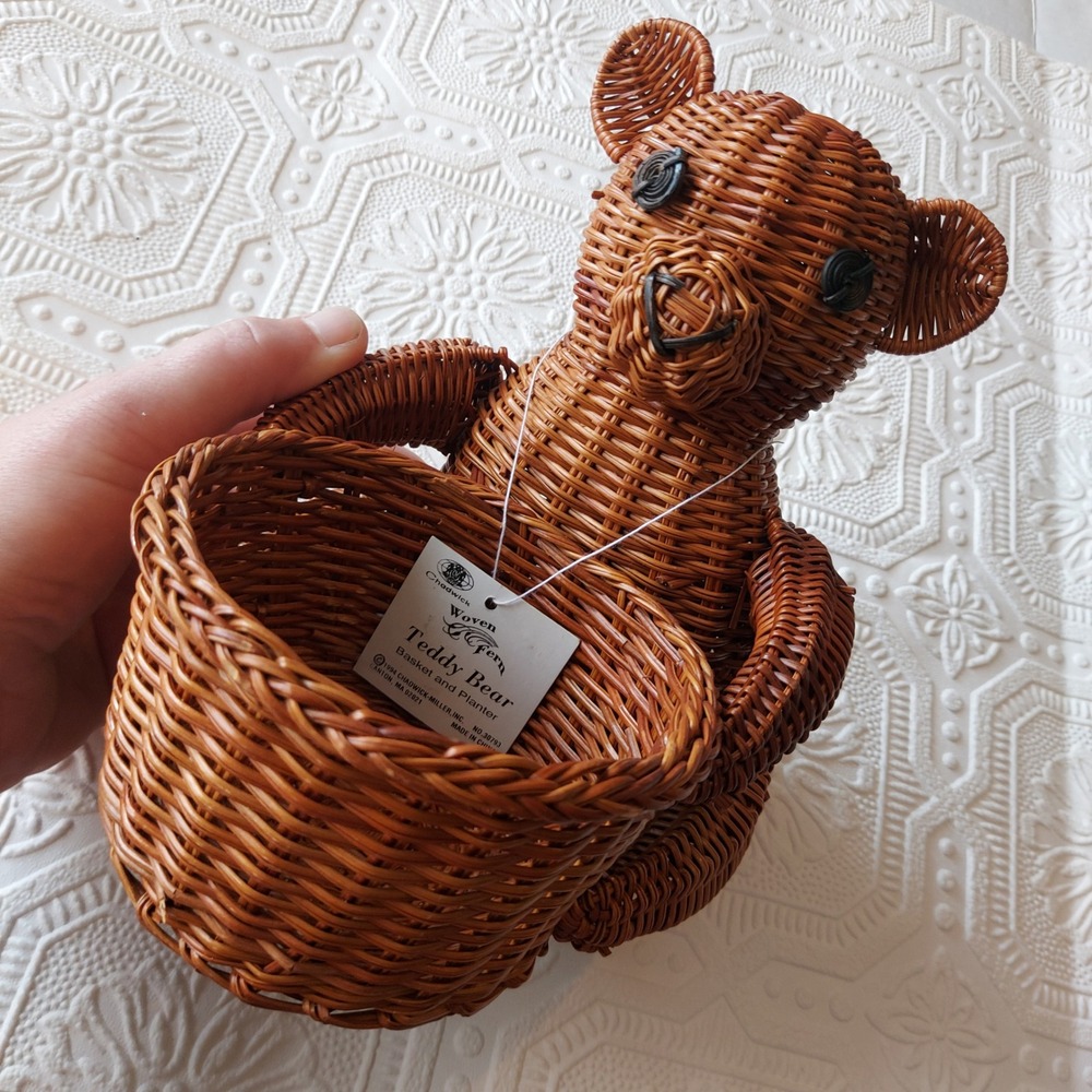 Vintage 1994 Chadwick Woven Fern Teddy Bear Basket Planter Brown Wicker 30793